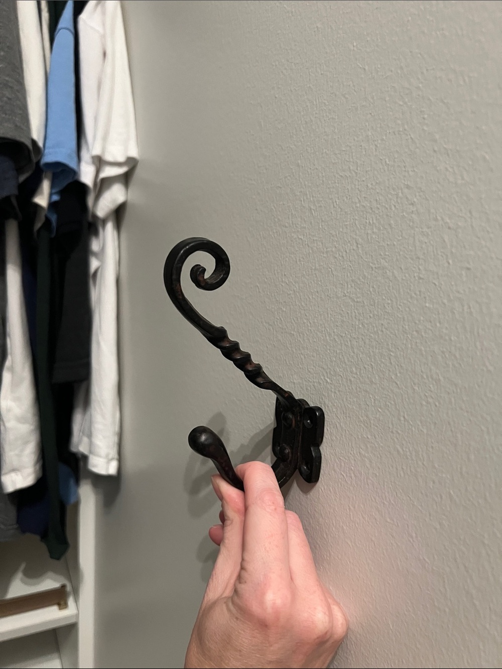 Anthropologie Twisted Iron Butterfly Wall Hooks - Set of 2 - Picture 3 of 4